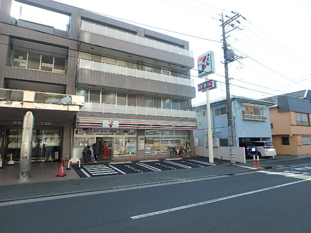 コンビニ　セブンイレブン横浜戸塚汲沢1丁目店（コンビニ）まで520m