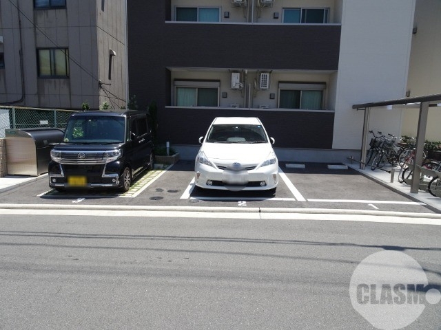 駐車場　敷地内駐車場