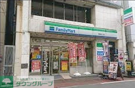 コンビニ　ファミリーマート神田駅北店（コンビニ）まで240m