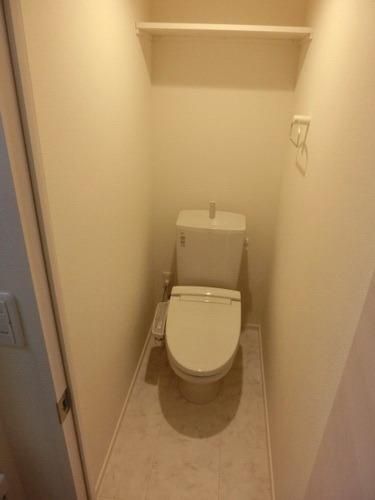 トイレ　清潔感のあるトイレです