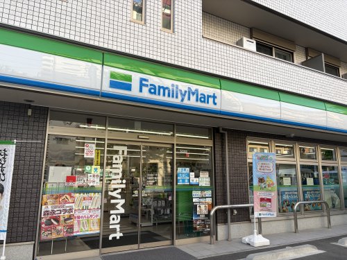 コンビニ　ファミリーマート 田園都市鷺沼店（コンビニ）まで584m