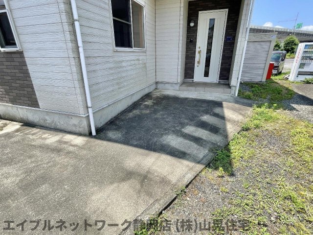 エントランス　毎日通るエントランスはこのようになっています