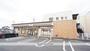 コンビニ　セブンイレブン鴨方インター店（コンビニ）まで335m