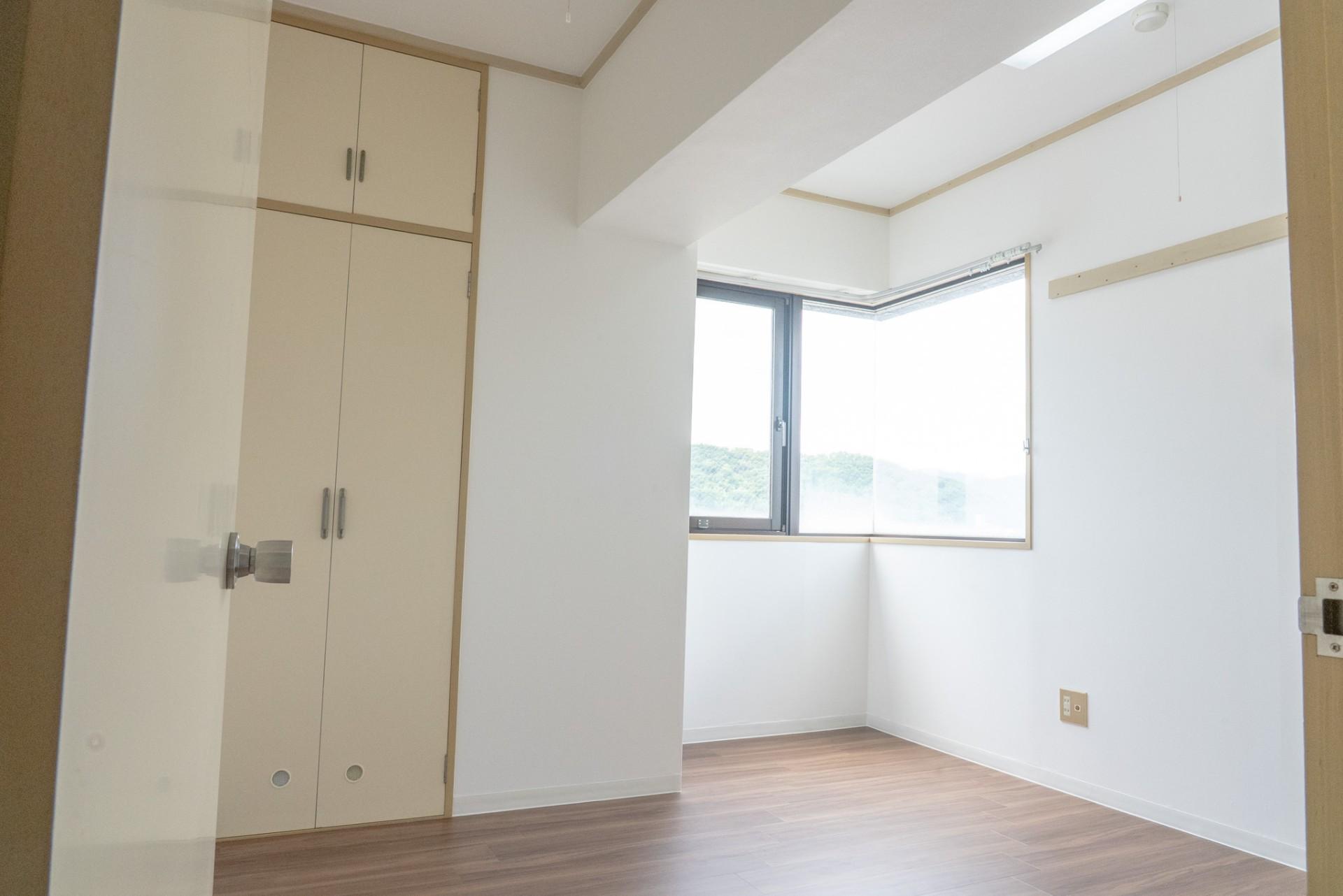 その他部屋・スペース　玄関横の洋室