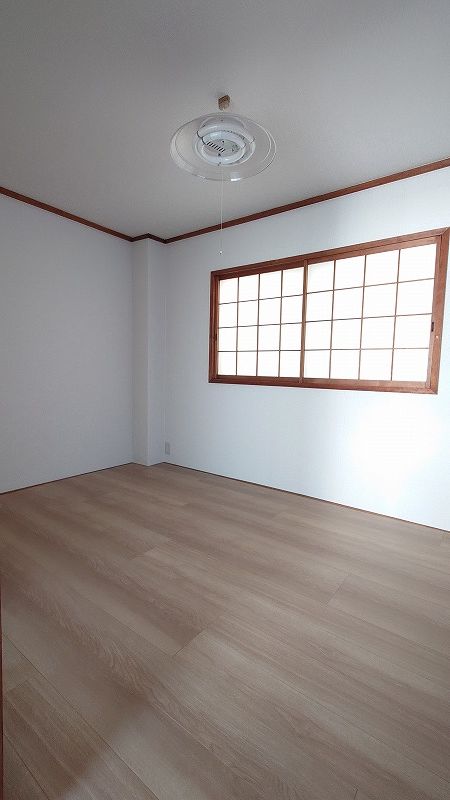上林マンションの居間写真