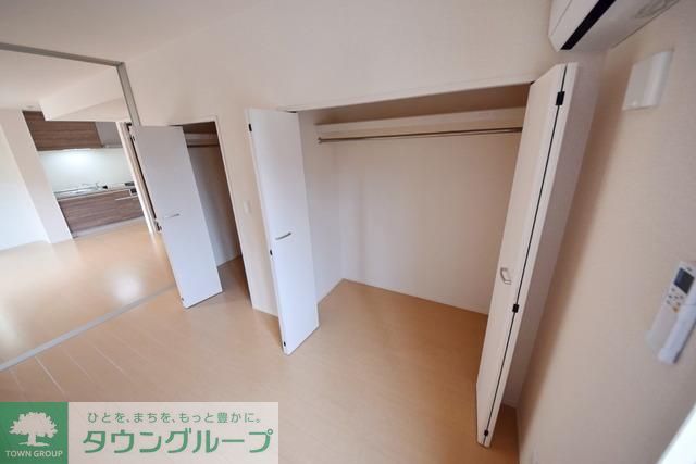 収納　★洋室には広めの収納がついています★