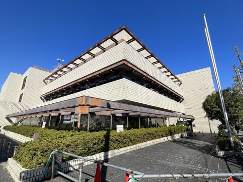 図書館　八王子市中央図書館（図書館）まで463m