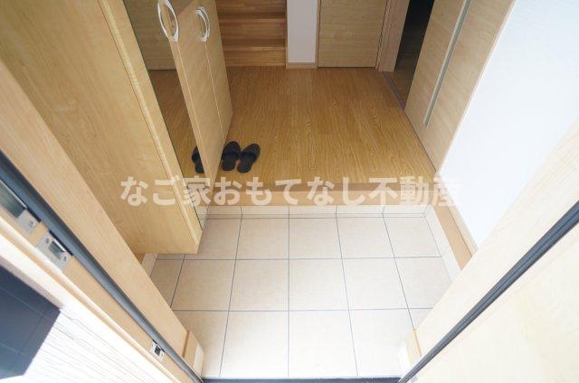 玄関　同タイプ写真