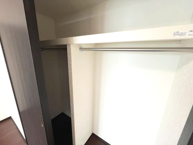 収納　写真は、他部屋の反転間取りとなっております。