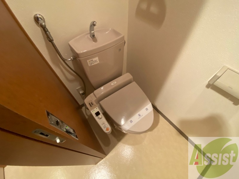 トイレ　こちらはトイレです。清潔感があり、安心して使用できます。