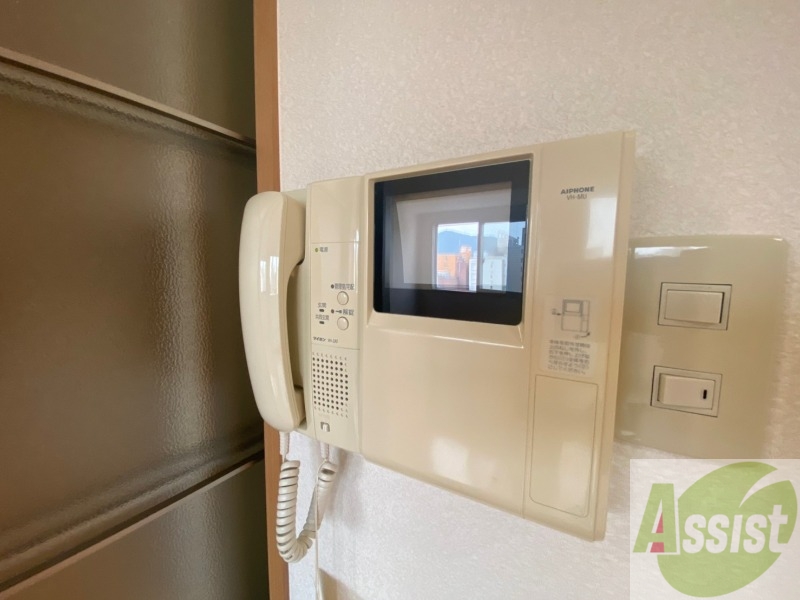 セキュリティ　ＴＶモニター付インターホンです。来客者の顔が見えるので安心！