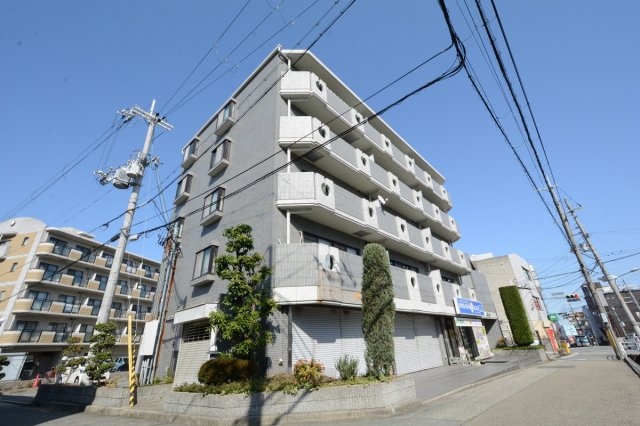 建物外観　オートロック付きで安心です♪