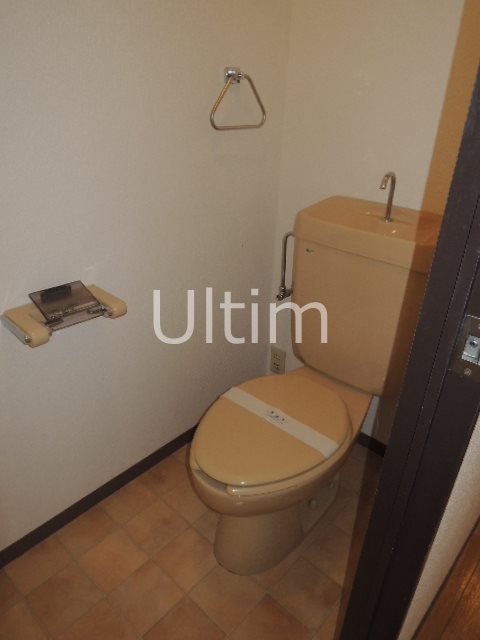 トイレ　別部屋のお写真です。ご参考までに！