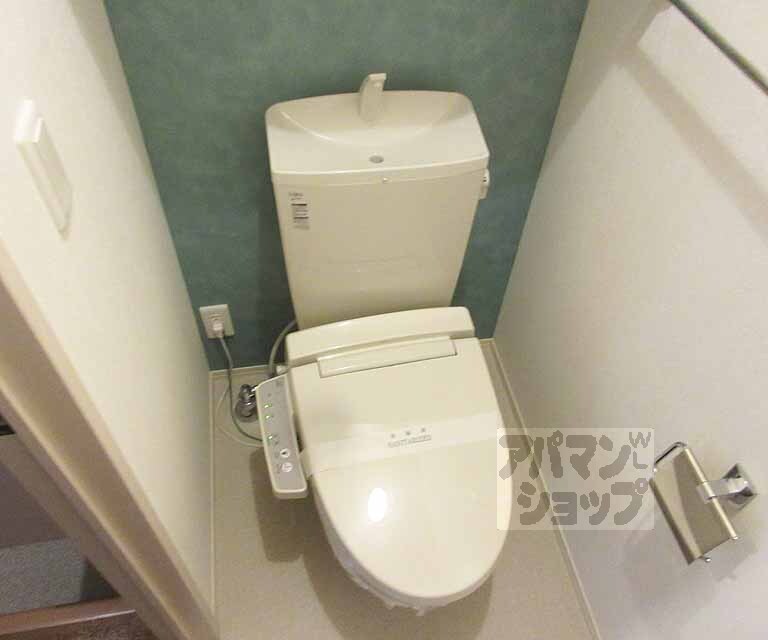トイレ　ウォシュレットも有ります。