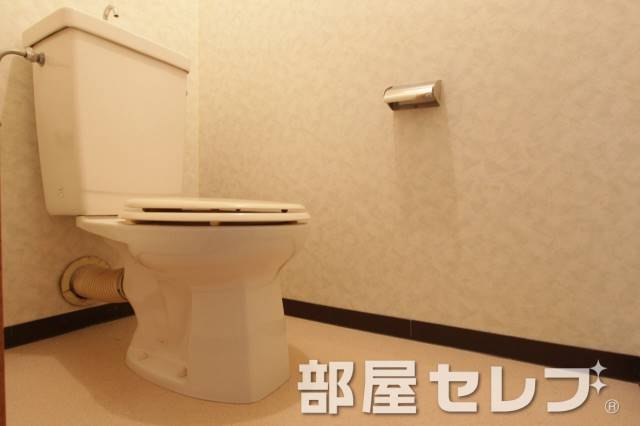 トイレ　※他号室の写真です