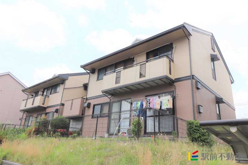 建物外観　２階建ての物件