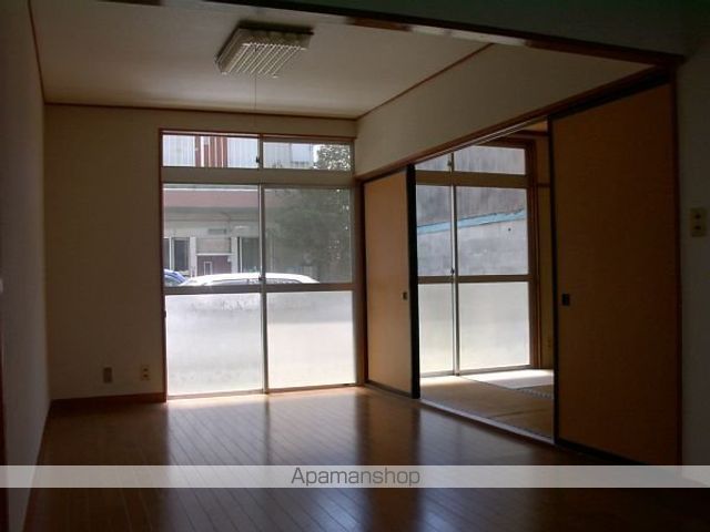 三井マンションの居間写真