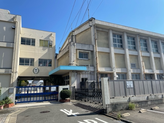 小学校　名古屋市立吹上小学校（小学校）まで308m