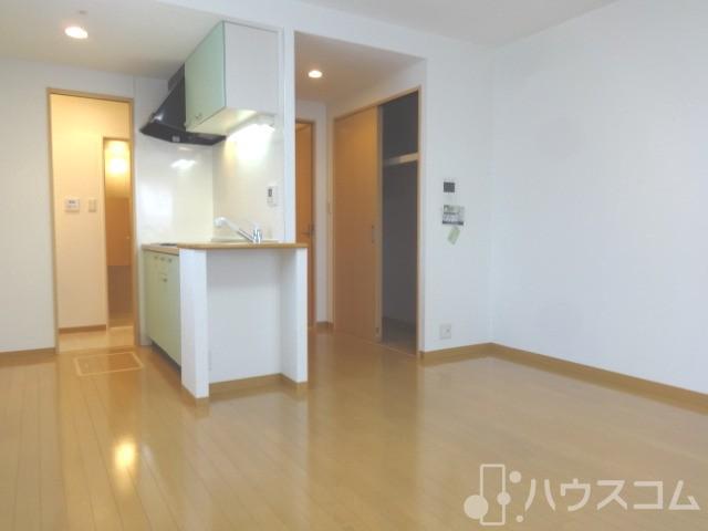 居室・リビング　窓からの光を取り入れてくださいね。