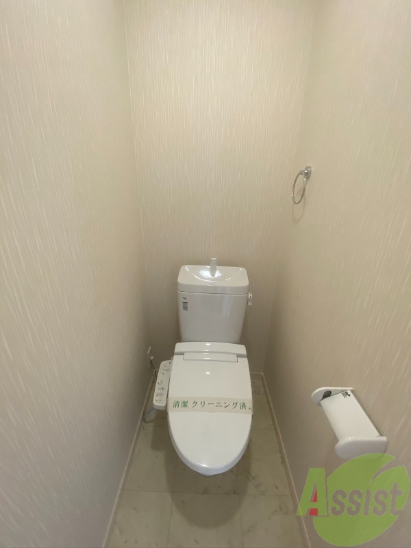 トイレ　トイレは温水洗浄便座付きで毎日快適に使えますね