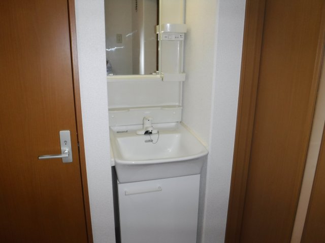 洗面設備　他のお部屋の参考写真となります。