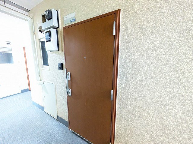 玄関　使いやすい1SLDKのお部屋です。
