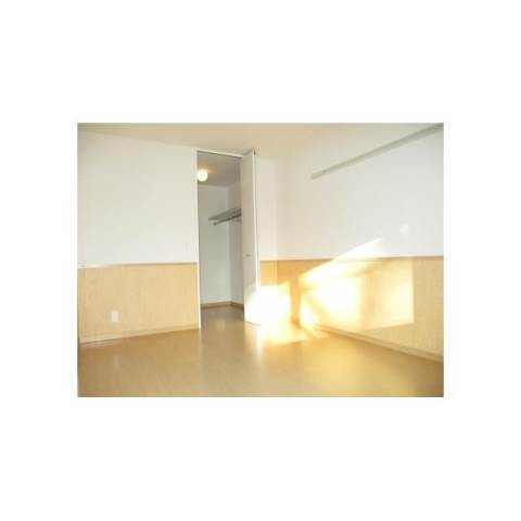 居室・リビング　グリーンコート貝塚３号館の洋室