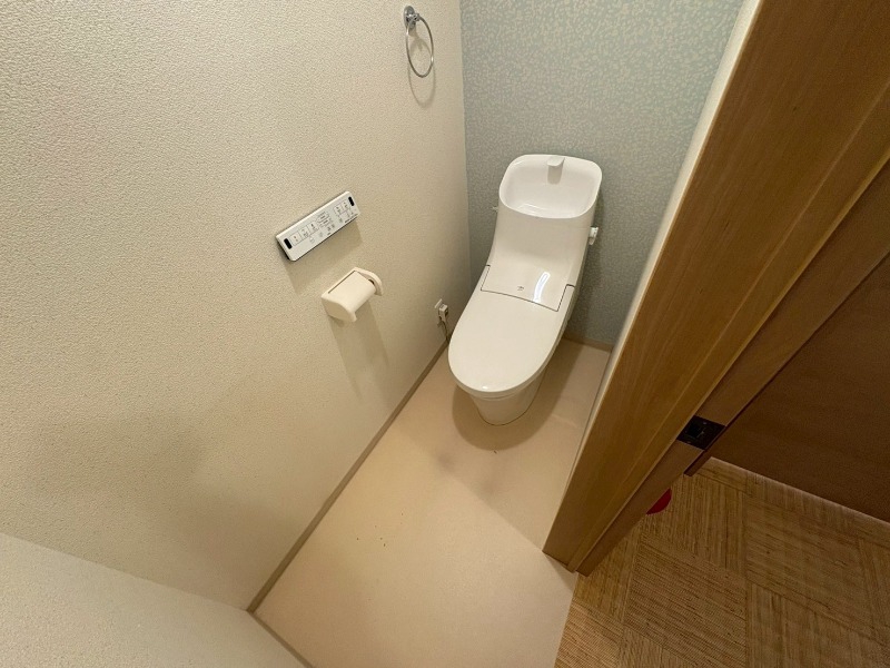 トイレ　こちらはトイレです。清潔感があり、安心して使用できます。
