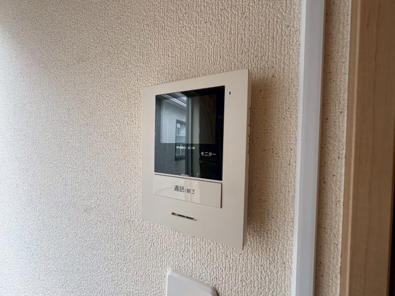 セキュリティ　ＴＶモニター付インターホンです。来客者の顔が見えるので安心！