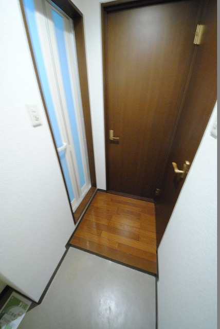 玄関　写真は５０６号室