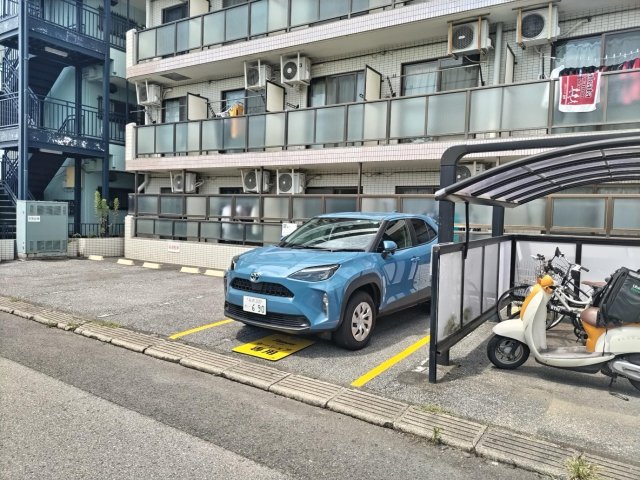 駐車場　敷地内駐車場あり（空き要確認）