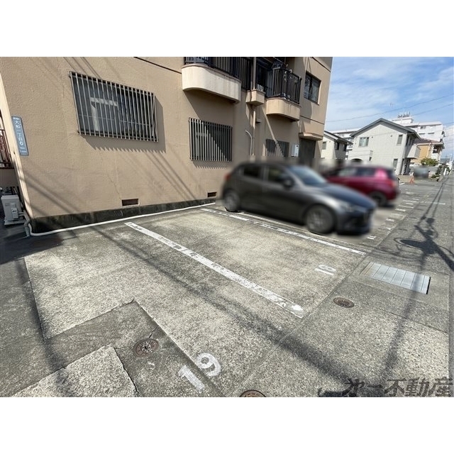駐車場　駐車場