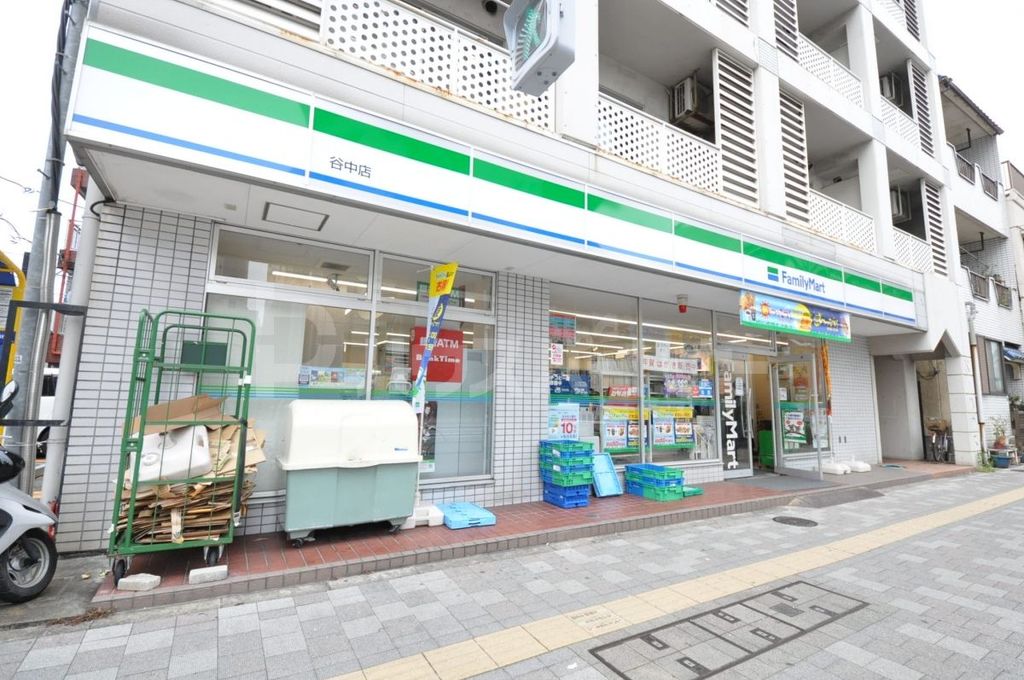 コンビニ　ファミリーマート　谷中店（コンビニ）まで380m