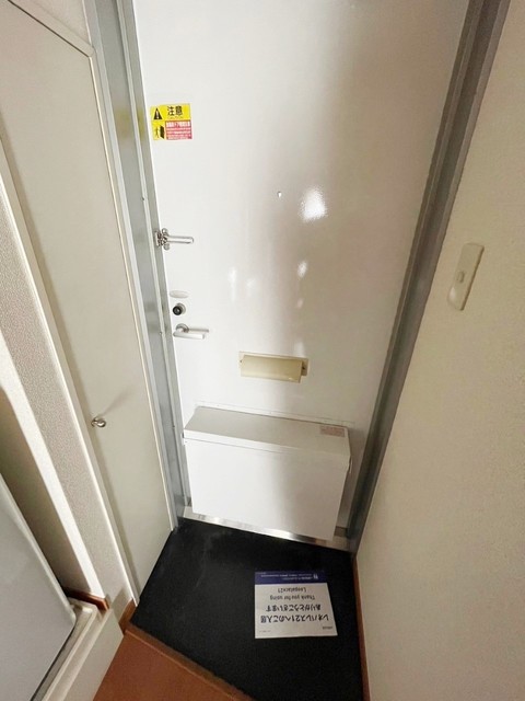 玄関　別部屋同仕様タイプ