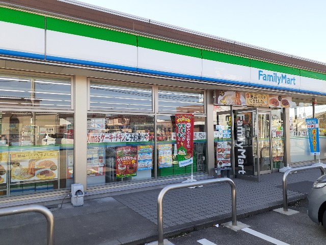 コンビニ　ファミリーマート富山本郷店（コンビニ）まで400m