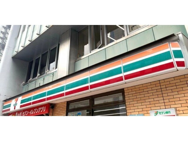 コンビニ　セブンイレブン大阪靱本町1丁目店（コンビニ）まで442m