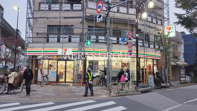 コンビニ　セブン-イレブン 西日暮里六丁目店（コンビニ）まで203m