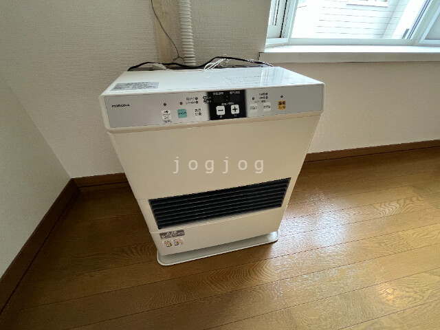 その他設備　灯油ＦＦ式ストーブ