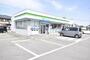 コンビニ　ファミリーマート勝平店（コンビニ）まで300m