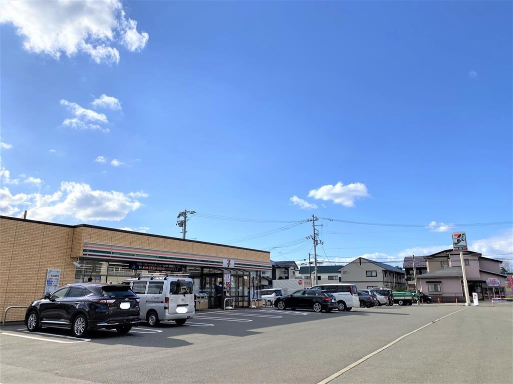 コンビニ　セブンイレブン新屋豊町店（コンビニ）まで450m