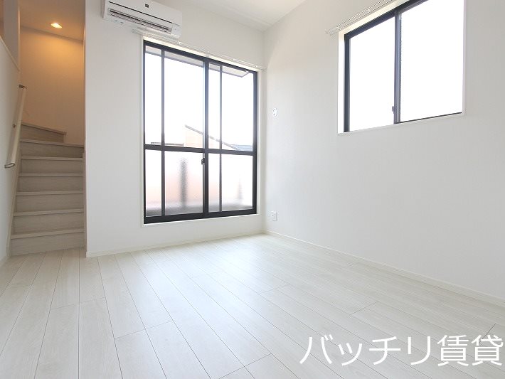 バルコニー　同シリーズタイプの為、現状優先になります。