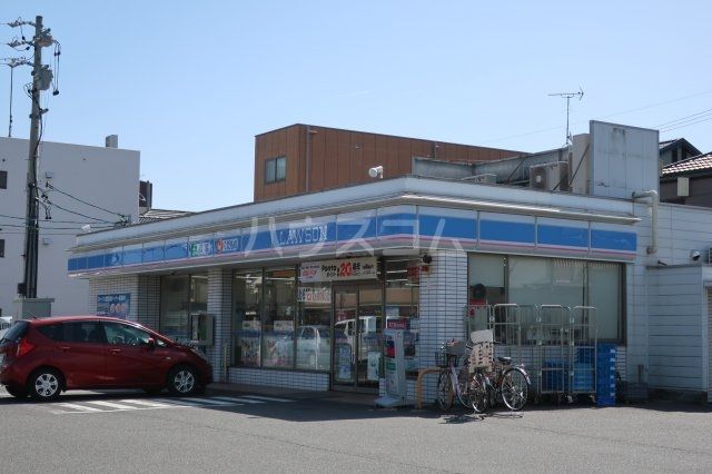 コンビニ　ローソン 薬師通店（コンビニ）まで745m