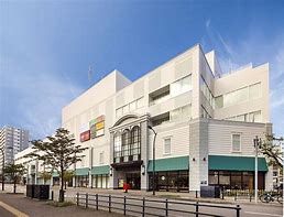 ショッピングセンター　マルヤマクラス（ショッピングセンター）まで1054m