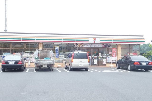 コンビニ　セブンイレブン町田街道鶴間店（コンビニ）まで241m