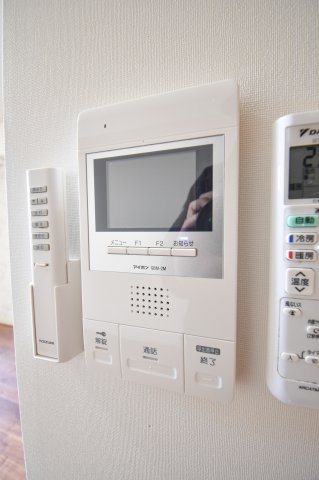 セキュリティ　TVモニターホンは安心ですね。誰か確認してから開けて下さいね