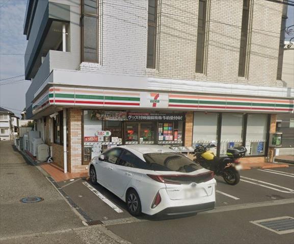 コンビニ　セブンイレブン（コンビニ）まで530m
