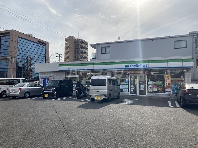 コンビニ　ファミリーマート本陣通店（コンビニ）まで487m