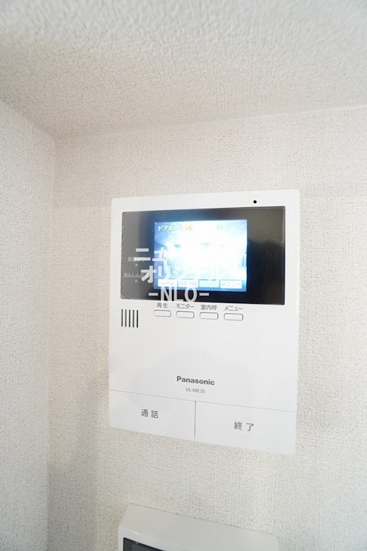 セキュリティ　突然の来訪者にも安心のTVモニター付きインターホン