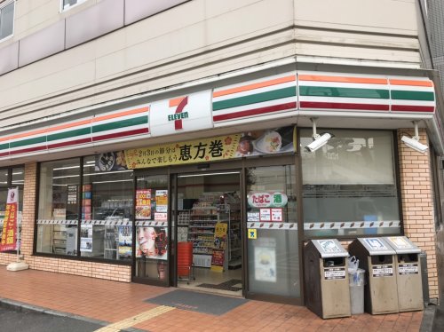 コンビニ　セブン-イレブン 大阪十三本町３丁目店（コンビニ）まで370m