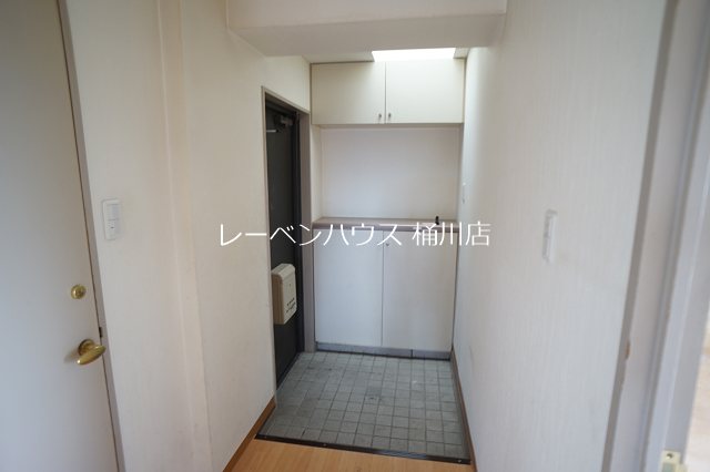 玄関　レーベンハウス桶川店へ　048-787-5511